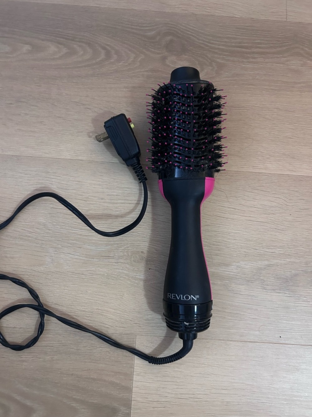 Revlon Black and Pink One-Step Hot Air Brush